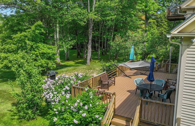 4 BDR w/ Private Hot Tub, Backyard and Deck! - Photo 34