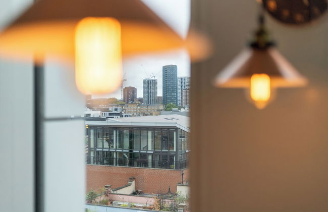 Chic & Stylish 2Bed in Heart of London - Photo 36