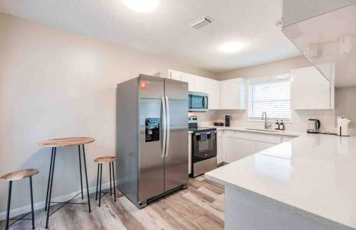 Poolside Oasis-5 miles from Venice Beach - Photo 8