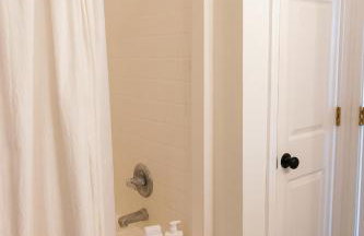 "The Dawning House" - Peaceful Modern Stay w/ Yard - Foto 11