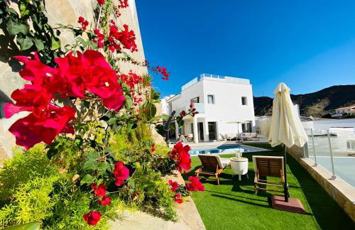 Luxury Boho Villa with Heated Pool, Rooftop and Panoramic Sea View in Amadores - Foto 1