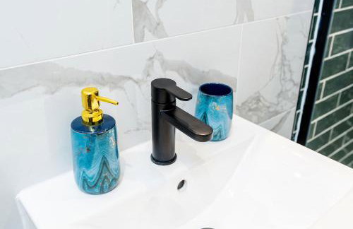 King Size Bed, City Centre, Long Stay Offers, Fast Wifi, Fully Equipped Kitchen, Dedicated Work Place - Foto 56