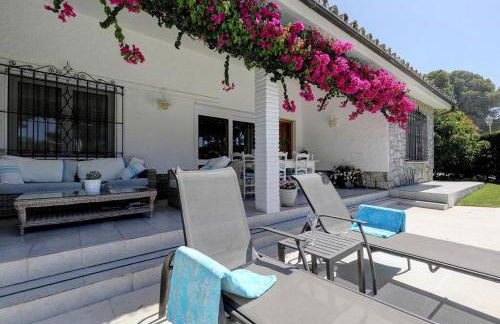 Andalusian Villa near the beach with Private Pool and BBQ - Photo 8