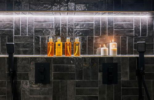 Stylish 4 suites +patio luxury apartment Gran Via - Photo 25