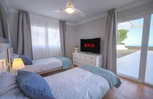 Casa Conil with a private 25 meter heated pool - Photo 29