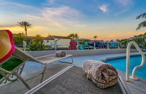 NEW!Paradise PalmsDockPoolKayaks GrillView! - Foto 34