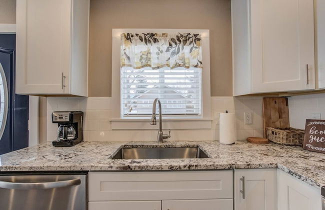 The Olympic Guest House 2 Bdrm Modern Perfection - Photo 11