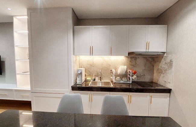 Brand New and Nice 2BR Apartment at The Reiz Condominium Medan By Travelio. - Foto 10