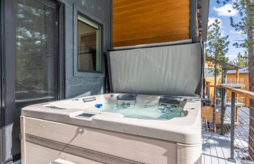 New Luxury 4BR /3BA Obsidian Reserve #110 – Hot Tub, 2-Car Garage, Pool Table, Mount Views! - Foto 45