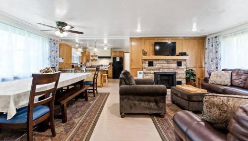 Dog-Friendly Nature Escape with Hot Tub and Fire Pit - Foto 2