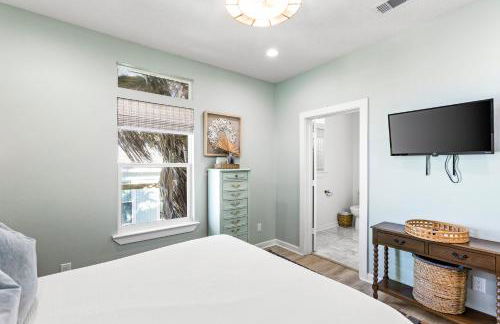 The Purple Pelican - Photo 19