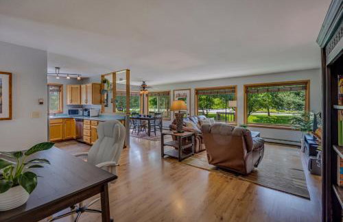 Happy Home - Cozy Retreat With Deck Near Downtown Carbondale - Foto 1