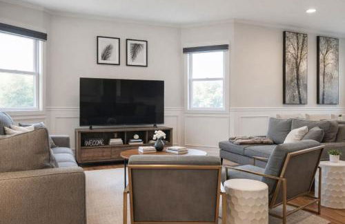 Spacious 5-Bedroom Retreat in Forest Park - Foto 14