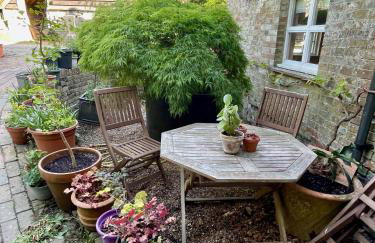 The Grannery - Photo 1