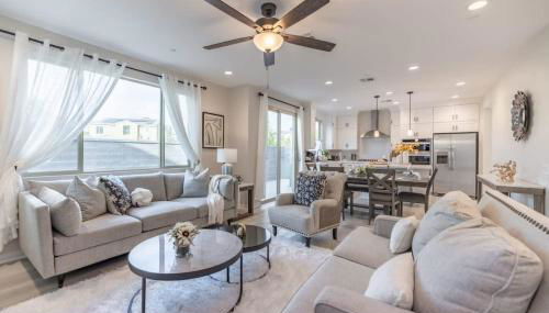 Marbella Lane - Elegant 5BR Home Rancho Mission - Photo 4