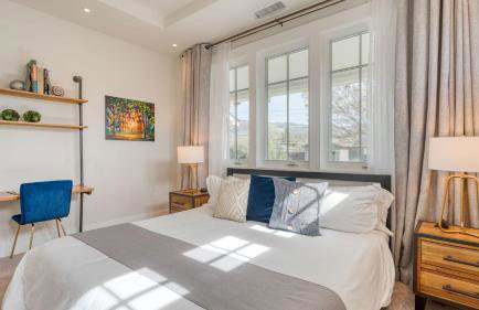 Luxe, Pool, Spa, Fire Pit, Game Room, Piano Sonoma Pool Retreat by Avantstay - Foto 68