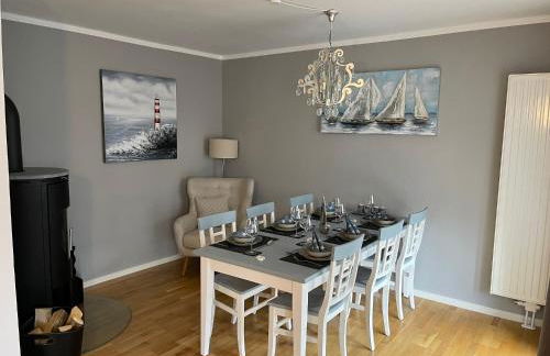 Family House - Photo 13