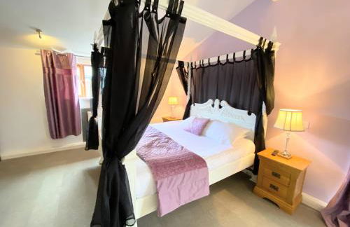 Ochil 10 with Private Hot Tub - Fife - Loch Leven - Lomond Hills - Photo 1