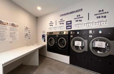 R8 Trabajo y Descanso Premium Junto a Metro Madrid - Photo 13