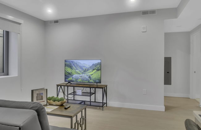 1br Logan Circle Furnished Apartment 1 Bedroom Apts by RedAwning - Photo 11