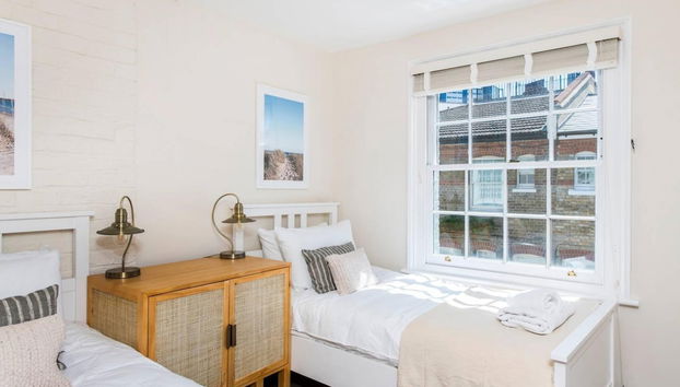 Divine 3-bed Mews House Battersea - Foto 5, Habitación