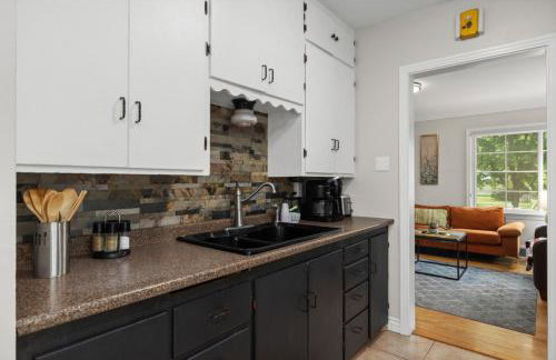 Bo360 Cheerful Home with private HOT TUB - Foto 2