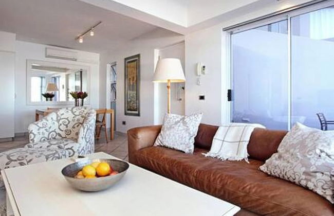 Holiday Apartment w Sea Views Pool CBT Suite - Photo 10