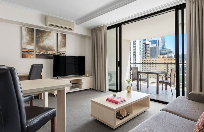 Oaks Brisbane River City Suites - Photo 43