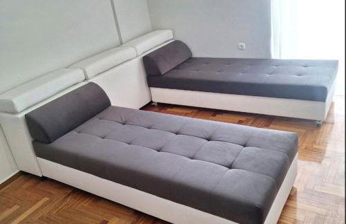 MARIAS APARTMENT SMART KEY BOX by PROJECT 86 IKE - Photo 7