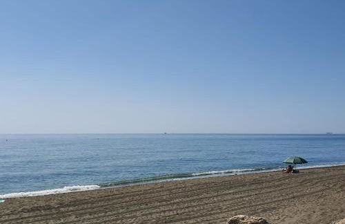 Boutique apartment near the beach, 1 Gbps Wi-Fi - Photo 48