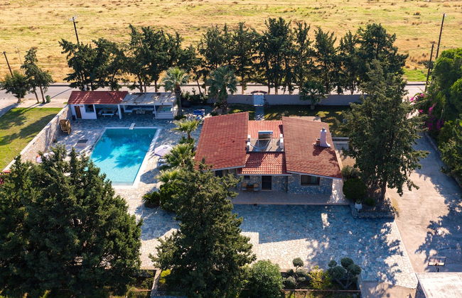 Madia Villa - Photo 24