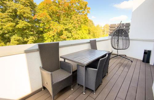 ImmoStay #3 - Penthouse mit zwei Balkonen & Seeblick, Parking & WiFi - Foto 10