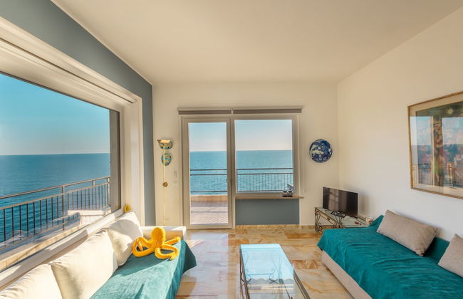 Sky & Sea Apartment by Wonderful Italy - Photo 17