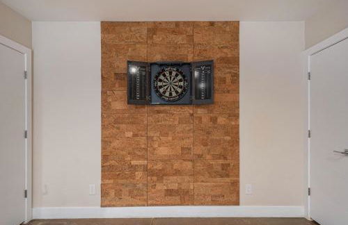 Walk to Broncos Stadium Hot tub & Rooftop - Foto 17