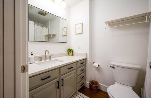 Welcoming Wolf Getaway WL1405 Ski Escape Hot Tub - Foto 21