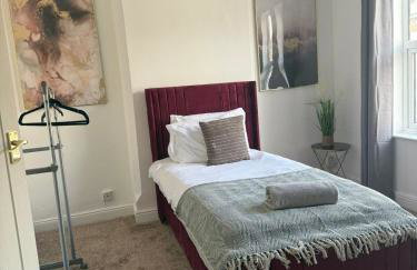 4-Bed Family Home - Steps from Nottingham Forest Ground - Foto 14