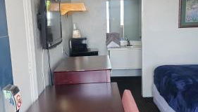 Queen Bed Hotel Room 106 - Foto 3