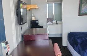 Queen Bed Hotel Room 225 - Foto 2