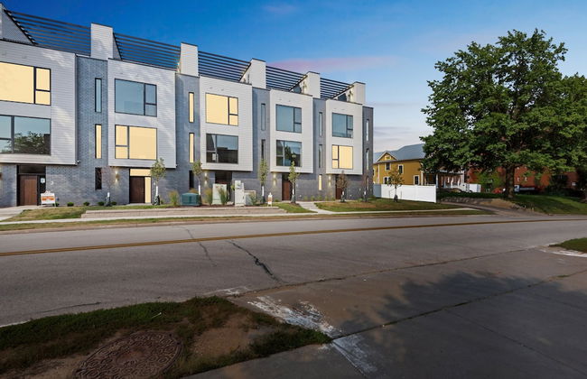 New Modern Townhome With Rooftop Patio 2 Bedroom Townhouse by RedAwning - Foto 28