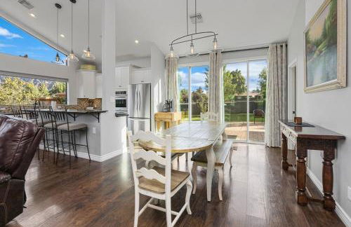 Sedona Uptown Gem!Large yard w grass and shade trees! Views!! NEW! BARREL SAUNA!!! Close to trails, walk to Uptown Sedona, restaurants and shopping - Foto 63