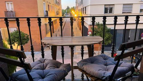 Apartamento con Balcón Castilla Triana - Foto 2