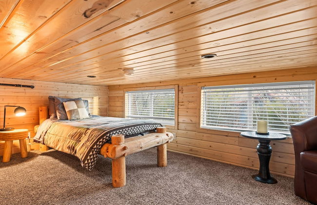 NEW Moondance Majestic Mini Cabin Cathedral Rock - Foto 23