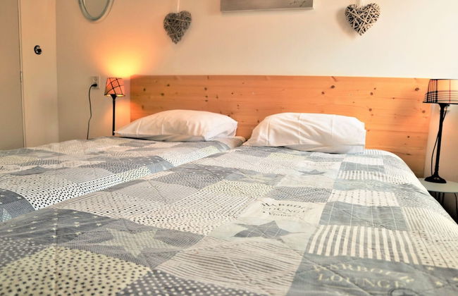 Wonderful Mansion in Giethoorn near Museum with Terrace - Photo 16