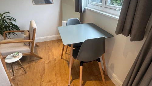 Cosy cabin nestled in the Surrey Hills - Foto 5