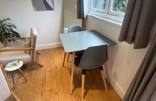 Cosy cabin nestled in the Surrey Hills - Foto 5