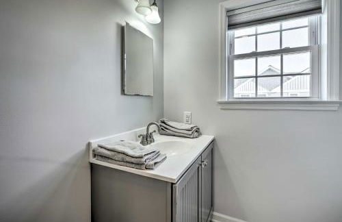 Charming Spring Lake Retreat, 1 Mi to Beach! - Foto 22