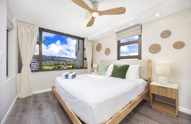 Mountain View Condo with King or Queen Bed and Parking - Photo 41