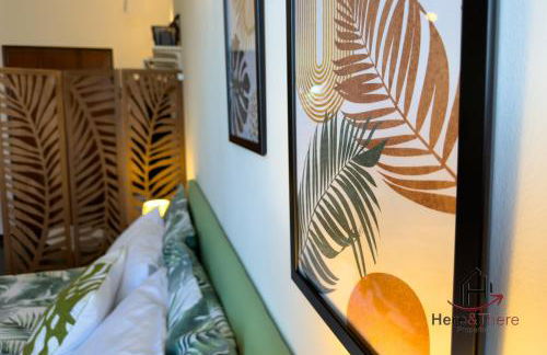 Beaches 1 min away - Free WiFi - Smart TV - AC - Foto 10