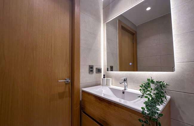 Exclusive Penthouse With Picuzzi Steps From Beach - Foto 44