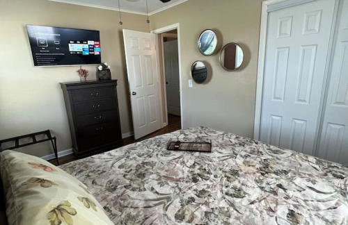 2 Bdrm Home with 3 beds mins from Casino - Photo 8